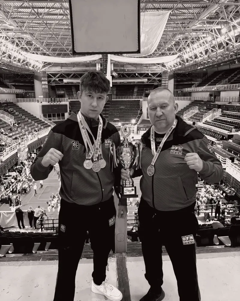Tomasz i Oskar Biernaccy z medalami zdobytymi w Atenach w 2025 roku